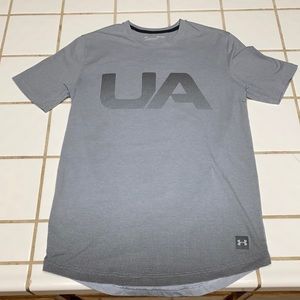 Under Armour Men’s Small Gray Loose T shirt